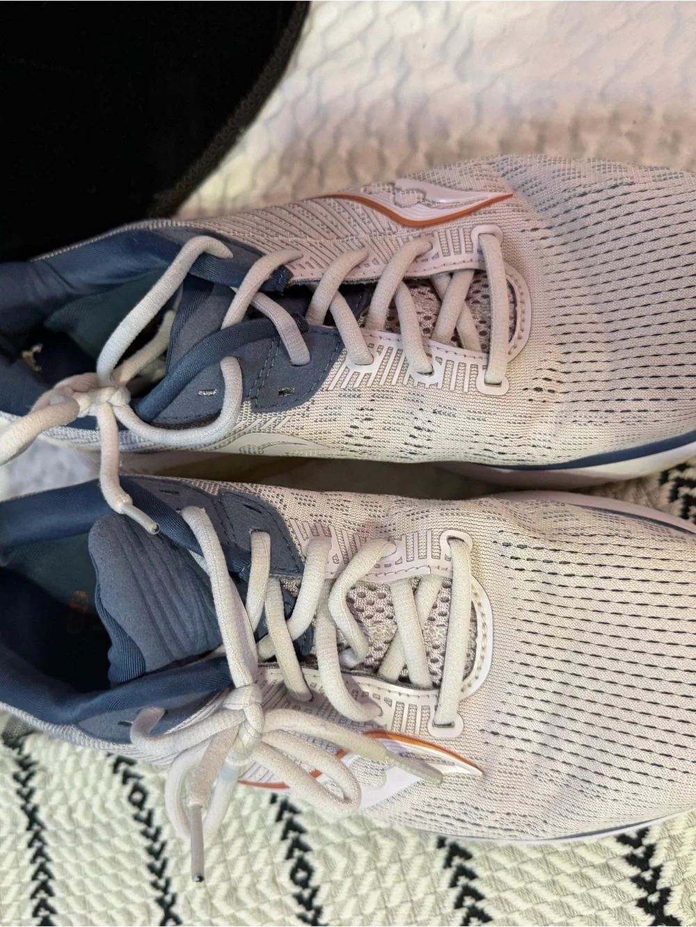 Saucony Women’s Guide 14 Running Shoes - Light Gray with Navy and Copper Accents